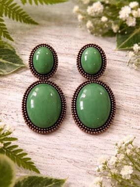 Green Oval Double-Drop Earrings - great quality a very little weight to them